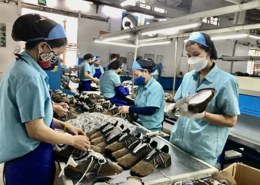 Thiếu lao động - cảnh báo 'nóng’ với doanh nghiệp da giày